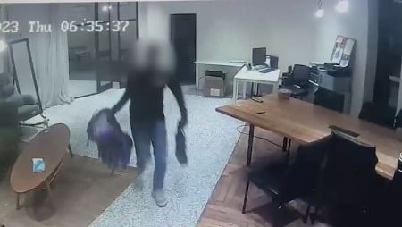 فيديو : القبض على مشتبهين بسرقة مجمع تجاري في تل ابيب واخر بسرقة مركبة بالقدس
